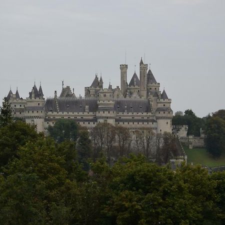 Holiday Home Castle View Pierrefonds Bagian luar foto