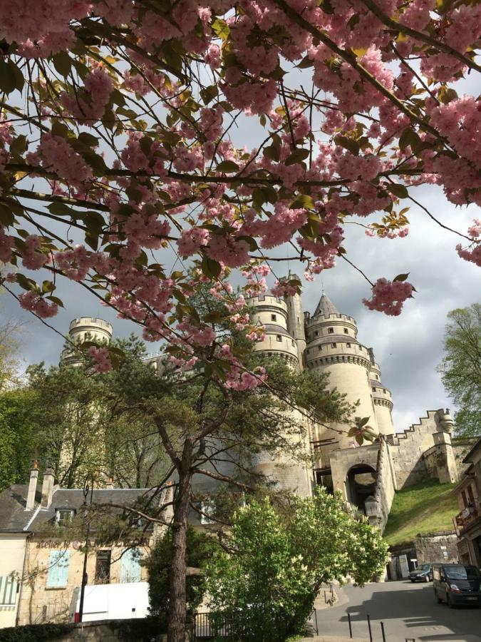 Holiday Home Castle View Pierrefonds Bagian luar foto