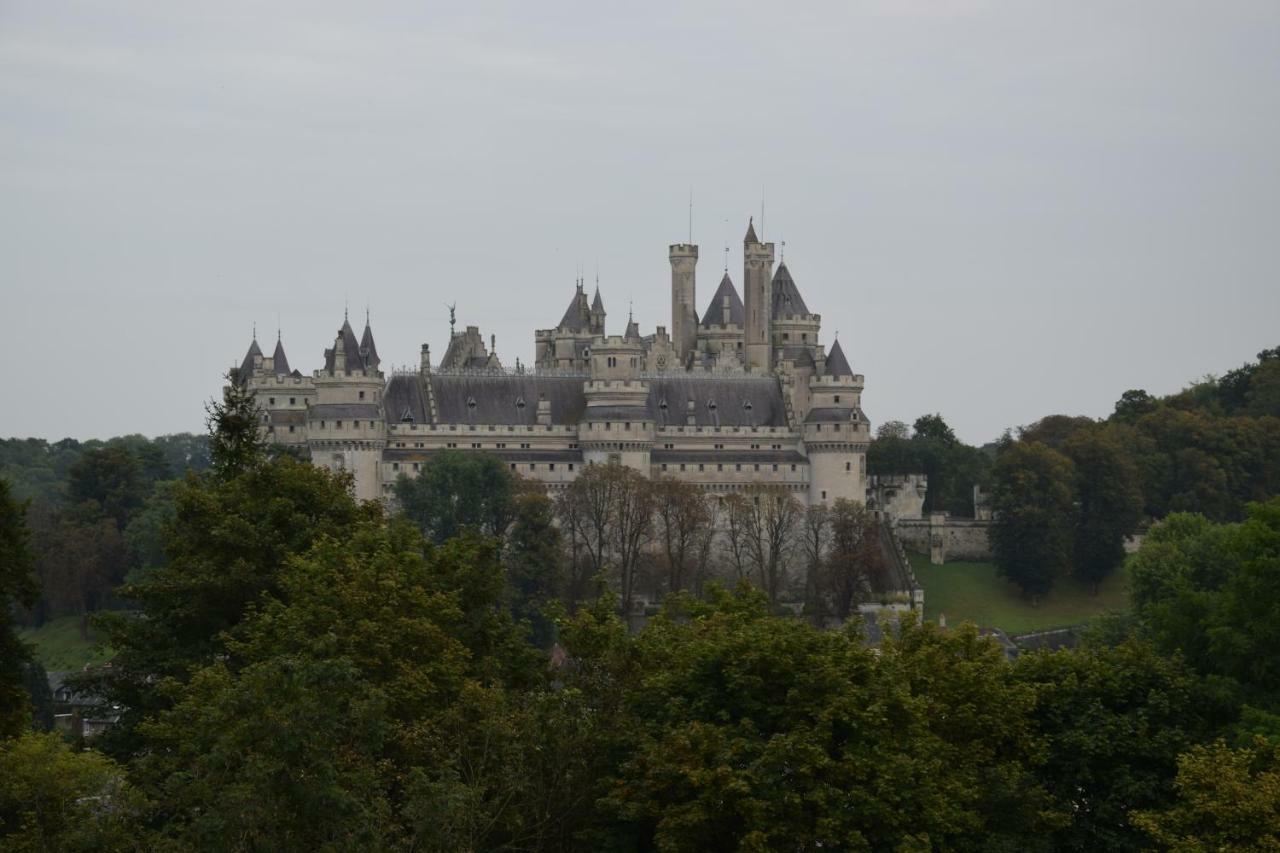 Holiday Home Castle View Pierrefonds Bagian luar foto